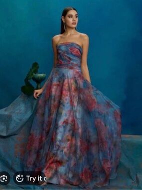 NWT Theia Giselle Floral Ruched Organza
Strapless Gown